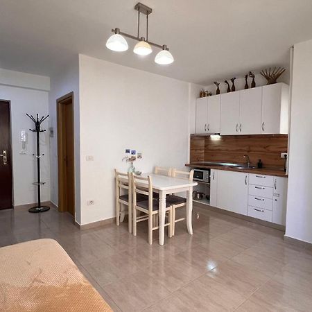 Mire Apartment Драч Екстериор снимка